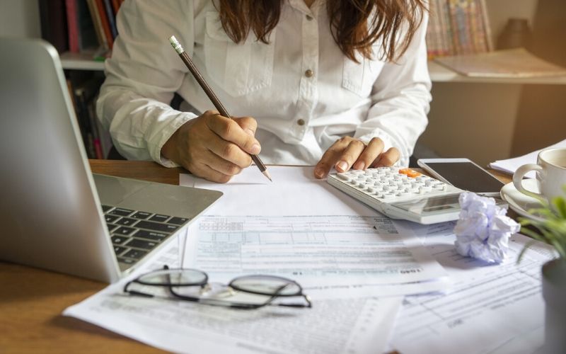 Declara tus impuestos a la fuente en Gestoria Hispano Suiza